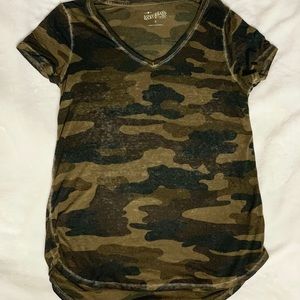 Lucky Brand V-Neck Tee!!🌺💞